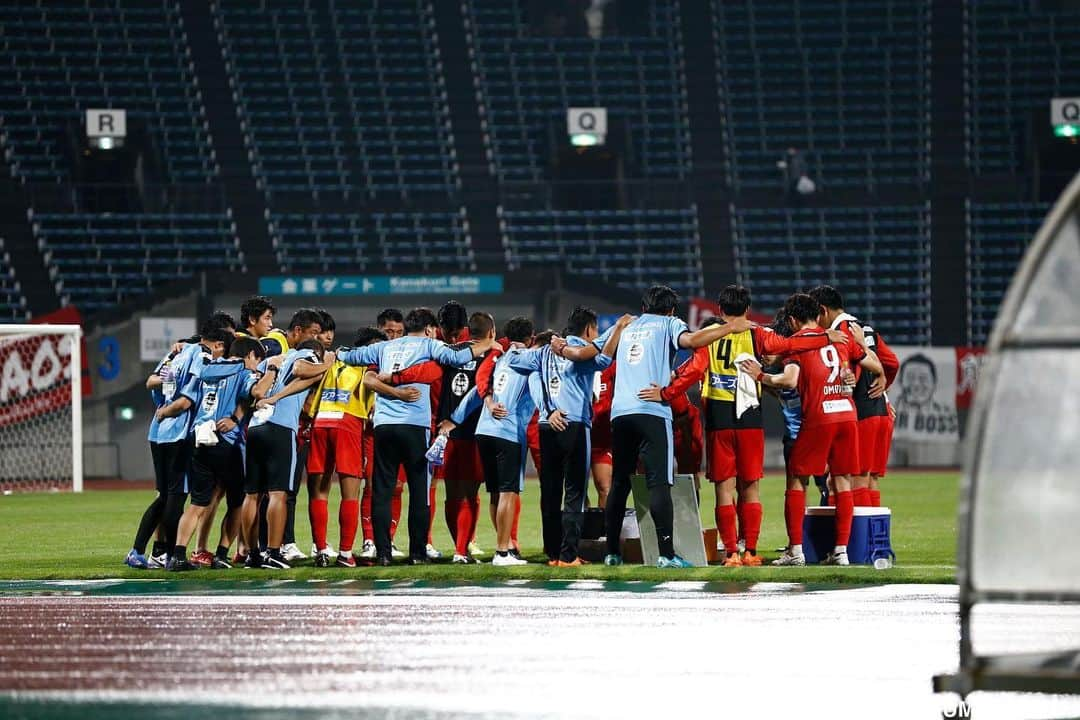 ROASSO KUMAMOTOさんのインスタグラム写真 - (ROASSO KUMAMOTOInstagram)「フォトレポート📸3️⃣ #ロアッソ熊本 #6月21日 #天皇杯 #2回戦 #FC琉球戦 #2-2(PK5-4) #東山達稀⚽️ #大本祐槻⚽️ #田代琉我🧤 #3回戦進出 #応援ありがとうございました  次の試合は #6月25日 #19時キックオフ #ホームゲーム #ジュビロ磐田戦 #熊本銀行サンクスマッチ #ご来場お待ちしています」6月22日 8時58分 - roassokumamoto_official