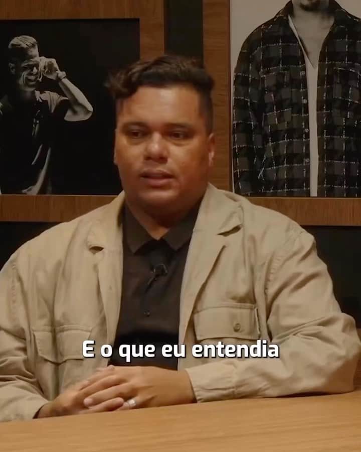 Sorriso Marotoのインスタグラム：「Turma, arrasta pro lado e veja alguns momentos do nosso cantor @bcbrunocardoso no podcastfaixa10, comandado pelo capitão @diegoribas10! 💥  O bate papo tem mais de uma hora de muita história boa.   Pra você que quer ver ou rever, corre lá no YouTube! 😉 (Link tá nos Stories)」