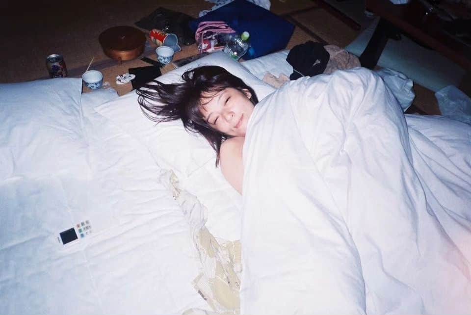 しじみのインスタグラム：「最近投稿してなかったので… 過去のですが。  #film #ポートレート #camera #photography #portrait #モデル依頼受付中」