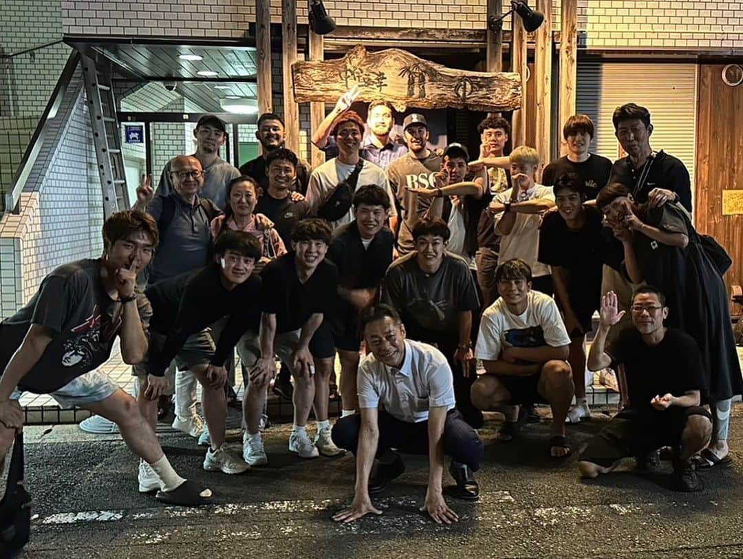 ザック・バランスキーさんのインスタグラム写真 - (ザック・バランスキーInstagram)「Tokai Family💯 #tokaiseagulls  #陸川イズム　  東海出身じゃない人もいるけど、俺が学生の時は @k_shohei13 なども来てくれてたのは陸さんの人柄のおかげ🤝 RESPECT&感謝💯」6月22日 9時59分 - zackab10