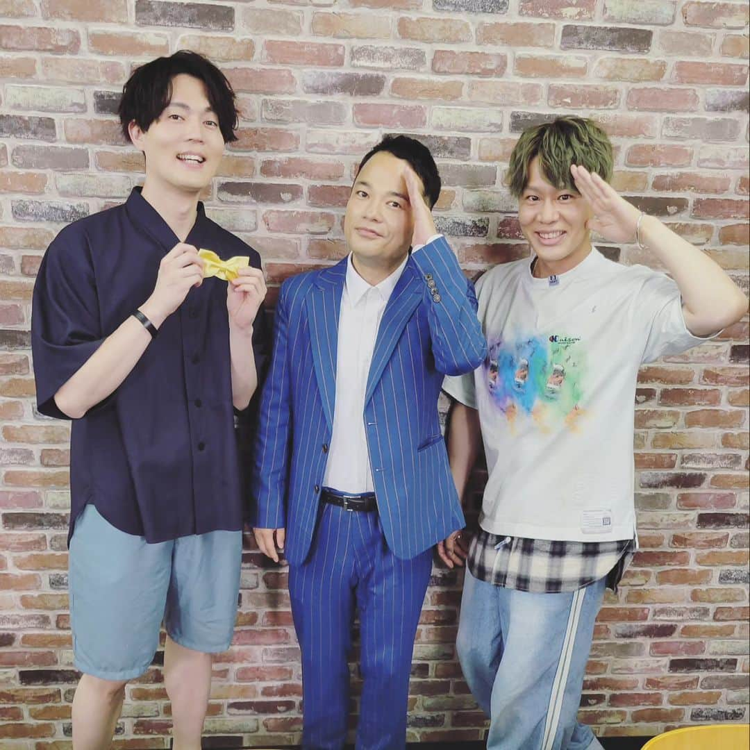 横山裕之さんのインスタグラム写真 - (横山裕之Instagram)「かみこま最終回に呼んで頂きました🎉  神尾晋一郎さん 改め『練仕込　雄夢論』さん  駒田航さん 改め『お豆腐　次郎』さん  ありがとうございました🙇  新番組 『かみがこまってDoすんの？』 が出来ることを楽しみにしてます✨️  楽しかった～☺️  #練仕込雄夢論 #お豆腐次郎 #神尾晋一郎 #駒田航  #かみこま #てんぐ #横山ミル」6月22日 10時03分 - tengu_yokoyama