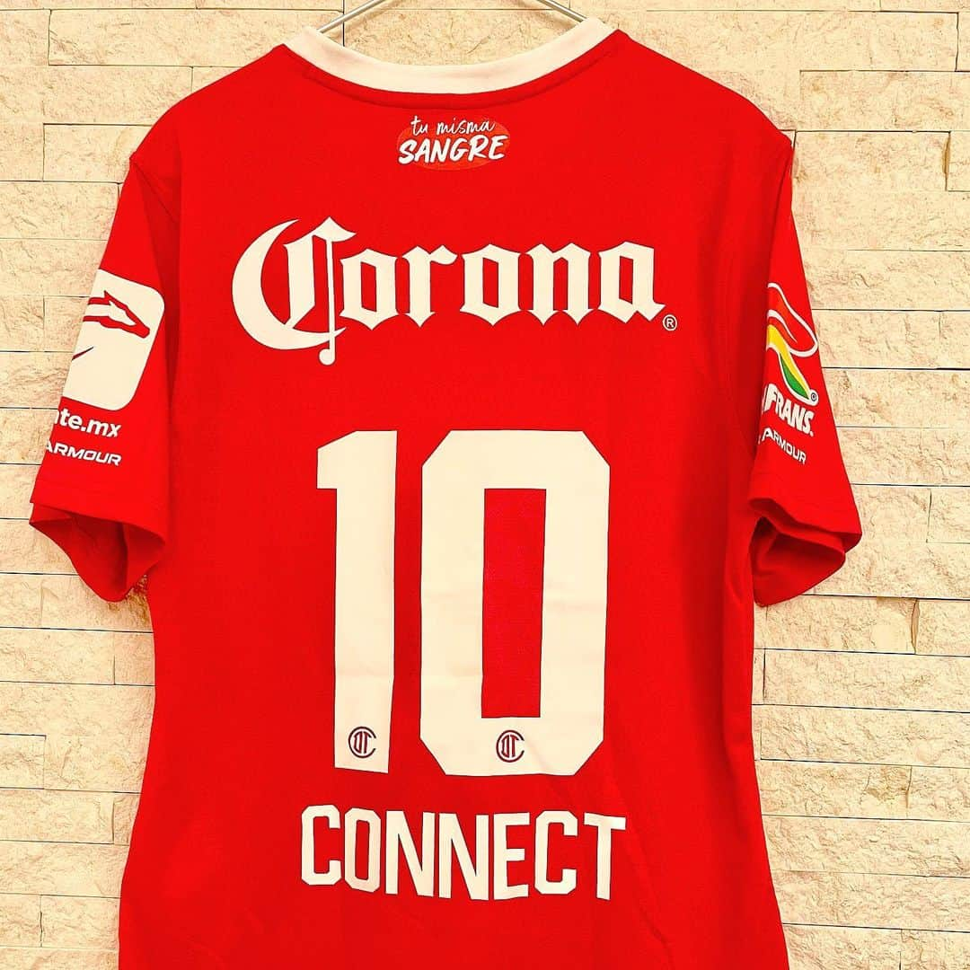 百瀬俊介さんのインスタグラム写真 - (百瀬俊介Instagram)「Gracias por de talles para celebración de 10 años de aniversario CONNECT !!  Gran cariño a directiva y jugadores y hasta todo hinchas perra brava de toluca,  Sobre todo estoy muy agradecido a instalacion de Toluca👹  Gracias por verdaderos amistad y lo quiero mucho Diablos Rojos de Toluca,  Seguimos con éxito !!  コネクトを設立して10期のご報告と共に大陸を越えて古巣トルーカからこんなサプライズをいただきました。  マジか！？の驚き…  引退して20年の月日が経つ今も尚、こうして古巣のクラブから予想をしないサプライズをしてもらえることが本当にお金では変えられない価値、プライスレスな時間を与えてくれるかけがえのないクラブがトルーカです。  口で伝えることは簡単なことだけどこうして形にしてコネクトの10期をお祝いしてくれることほど幸せなことはありません。  本当に感謝に尽きる。  クラブスタッフ、選手、サポーターたちに大きなハグを送ります！  #toluca #amistad #connect #10期 #感謝」6月22日 10時10分 - momose_shunsuke