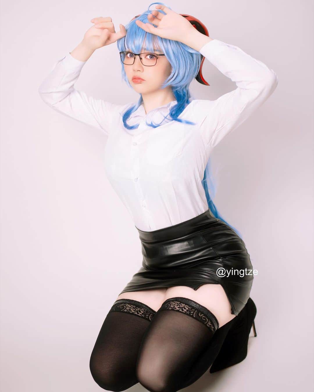 YingTzeさんのインスタグラム写真 - (YingTzeInstagram)「Need a Secretary ? 👓✨  Secretary Ganyu is Set A for June’s Patr3on Set 🫶🏻💕 All photo sets will be sent by the end of today , thank you for your support !  📸 @prestonles.ig  Studio @peoplegraphy   #genshinimpact #genshinimpactcosplay #ganyu #ganyucosplay」6月22日 10時30分 - yingtze