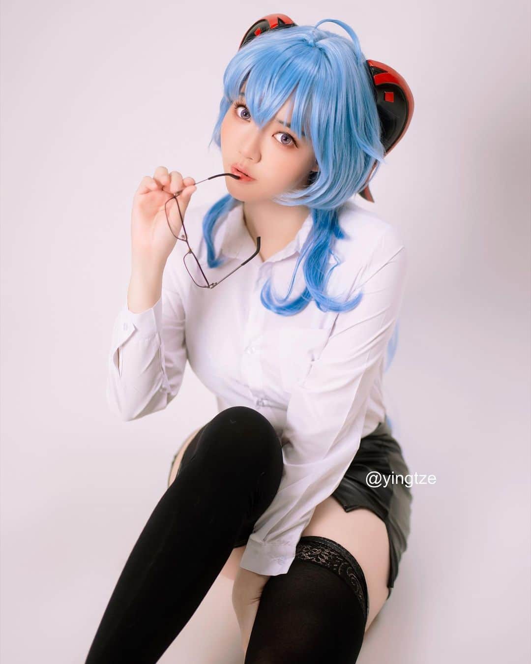 YingTzeさんのインスタグラム写真 - (YingTzeInstagram)「Need a Secretary ? 👓✨  Secretary Ganyu is Set A for June’s Patr3on Set 🫶🏻💕 All photo sets will be sent by the end of today , thank you for your support !  📸 @prestonles.ig  Studio @peoplegraphy   #genshinimpact #genshinimpactcosplay #ganyu #ganyucosplay」6月22日 10時30分 - yingtze