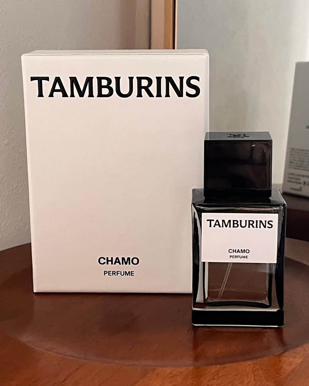 市川まさみさんのインスタグラム写真 - (市川まさみInstagram)「❤︎❤︎  素敵な香水をいただきました❤︎ パッケージもお洒落で素敵。 本当にありがとう🥰  最近香水やキャンドル集めにハマってしまっています笑  #tamburins #korea #palfum #香りのある暮らし #香水」6月22日 10時51分 - ichii710