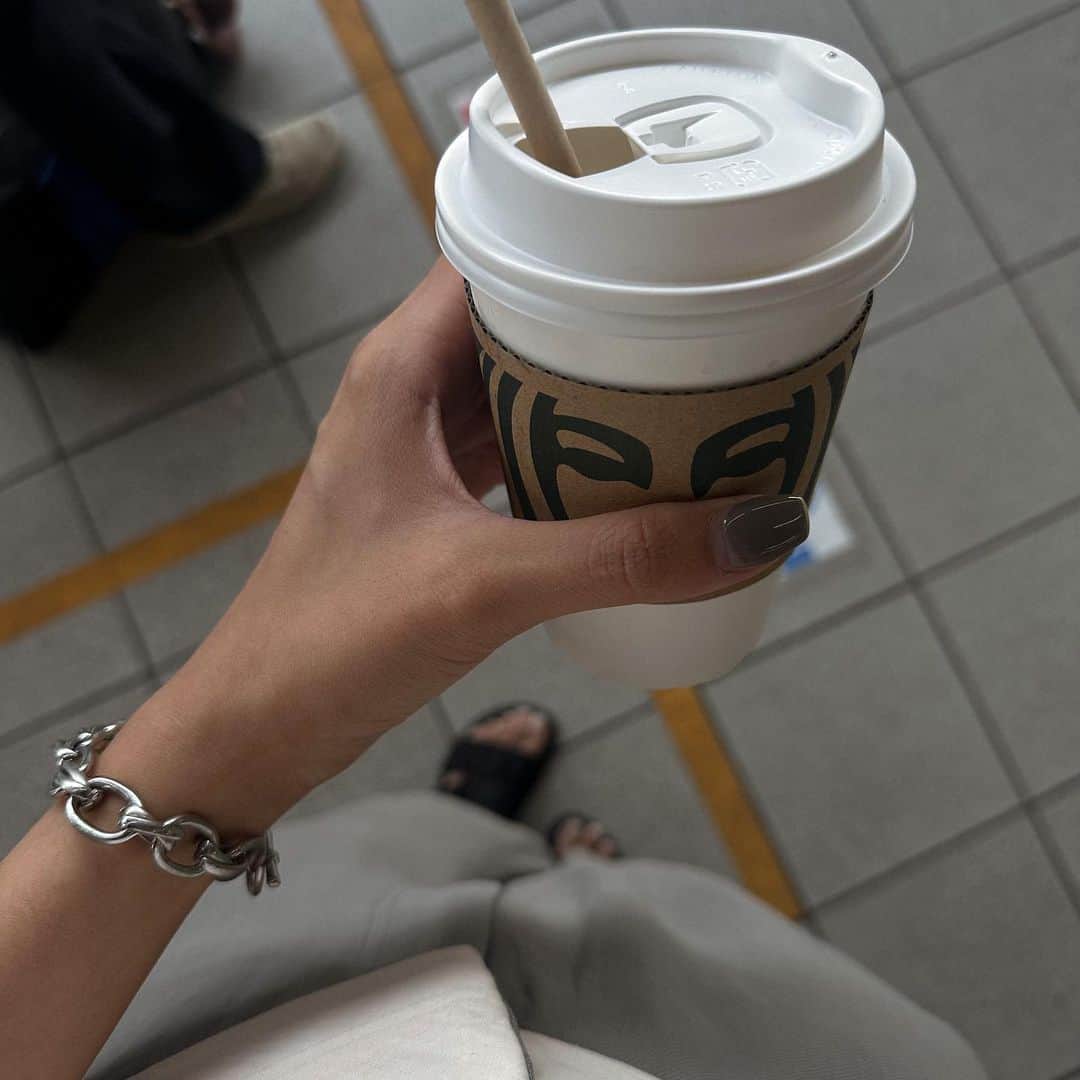 Lisaのインスタグラム：「カフェラテ中毒☕️」