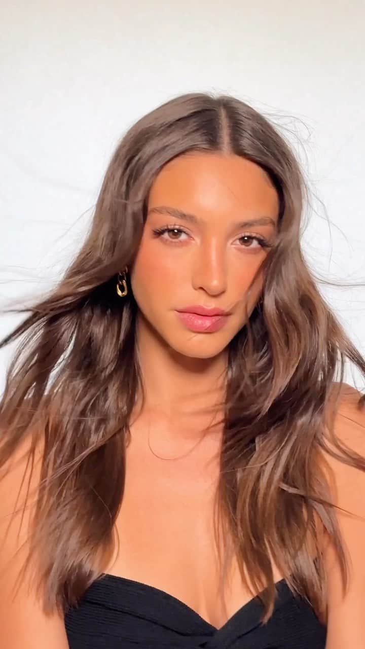 セリーヌ・ファラクのインスタグラム：「A great day with @marcoartistry.  These photos are going to be off the roof 🔥」