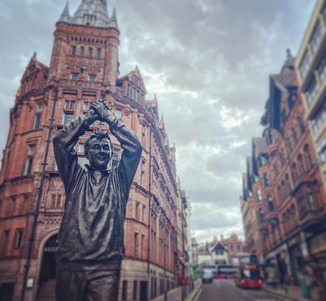 デビッド・モリシーのインスタグラム：「Best England manager we never had?」
