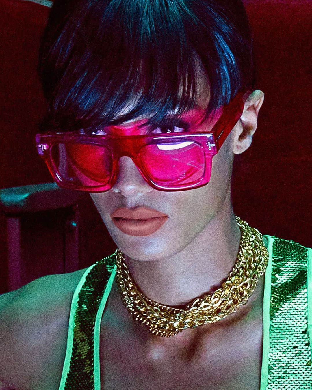 トムフォードのインスタグラム：「INTRODUCING NEW MOST WANTED LIP COLORS.   FEATURING 16 SCARLET ROUGE, 03 CASABLANCA, 100 100, 80 IMPASSIONED.   #TOMFORDBEAUTY #TOMFORD」