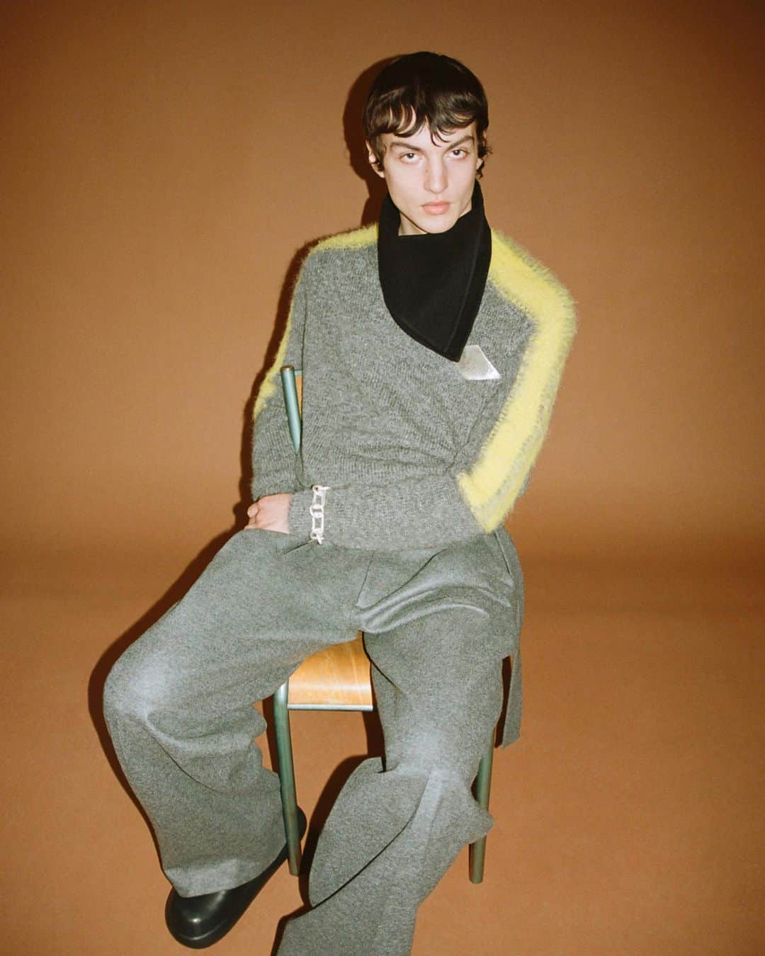ジルサンダーのインスタグラム：「#JILSANDER Men’s Prefall 23 Collection @d.avit  Now available online and in selected stores #JilSanderbyLucieandLukeMeier」