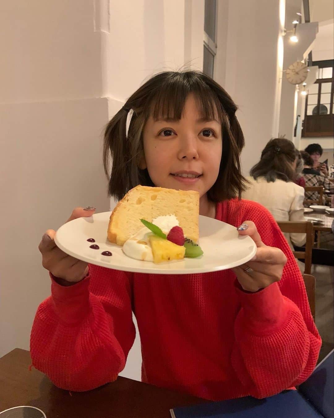 Boseのインスタグラム：「奇跡の38歳（笑）あさちゃんの誕生日。焼肉やケーキを家族で食べた。良きっち。 #焼肉羅生門 #mokichikamakura」