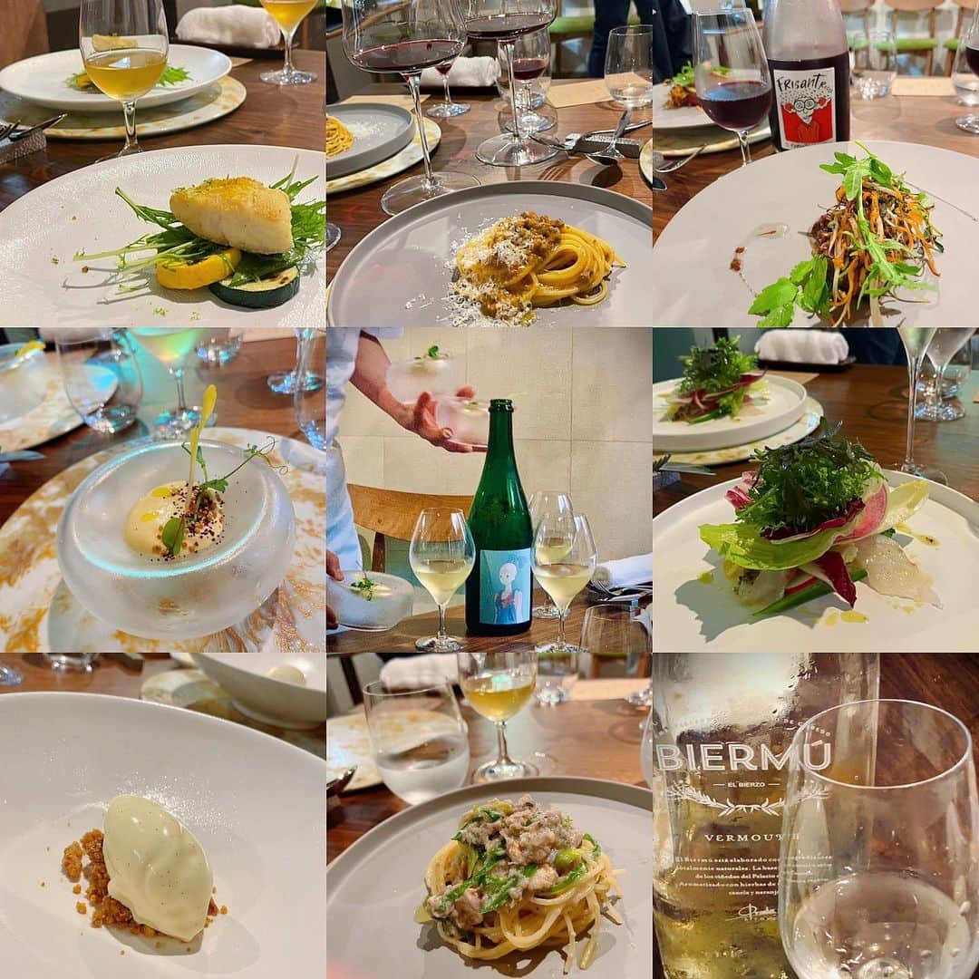 momoさんのインスタグラム写真 - (momoInstagram)「@salon_de_nature_2019  @ristorante_oba   大庭シェフの素材を生かしたシンプルで温かみのある美しいお料理と、ワインのプロ宗さんセレクトのペアリングを楽しんできました🍷  語彙力の無さがこういうときいつも悔やまれるけども、美味しいだけでなくすごく満たされた、幸せな気持ちになるひととき✨  ワイン、全然詳しくなくて自分の好みを探す日々。 今回の出会いは右下のハーブを漬けた白ワインがすごく好み🌿ざくざくのアーモンドの風味とバニラビーンズの甘い香りとの相性が抜群で、ワインと食事とのマリアージュが楽しめました💓  RISTRANTE Oba(西大分) #リストランテオオバ @ristorante_oba  SALON DE NATURE(府内5番街) #サロンドナチュール @salon_de_nature_2019   #リストランテオオバ#ペアリング#ワイン#ナチュールワイン#サロンドナチュール#大分#大分グルメ#oita#イタリアン#フレンチ」6月22日 22時48分 - m.o.m.o.k