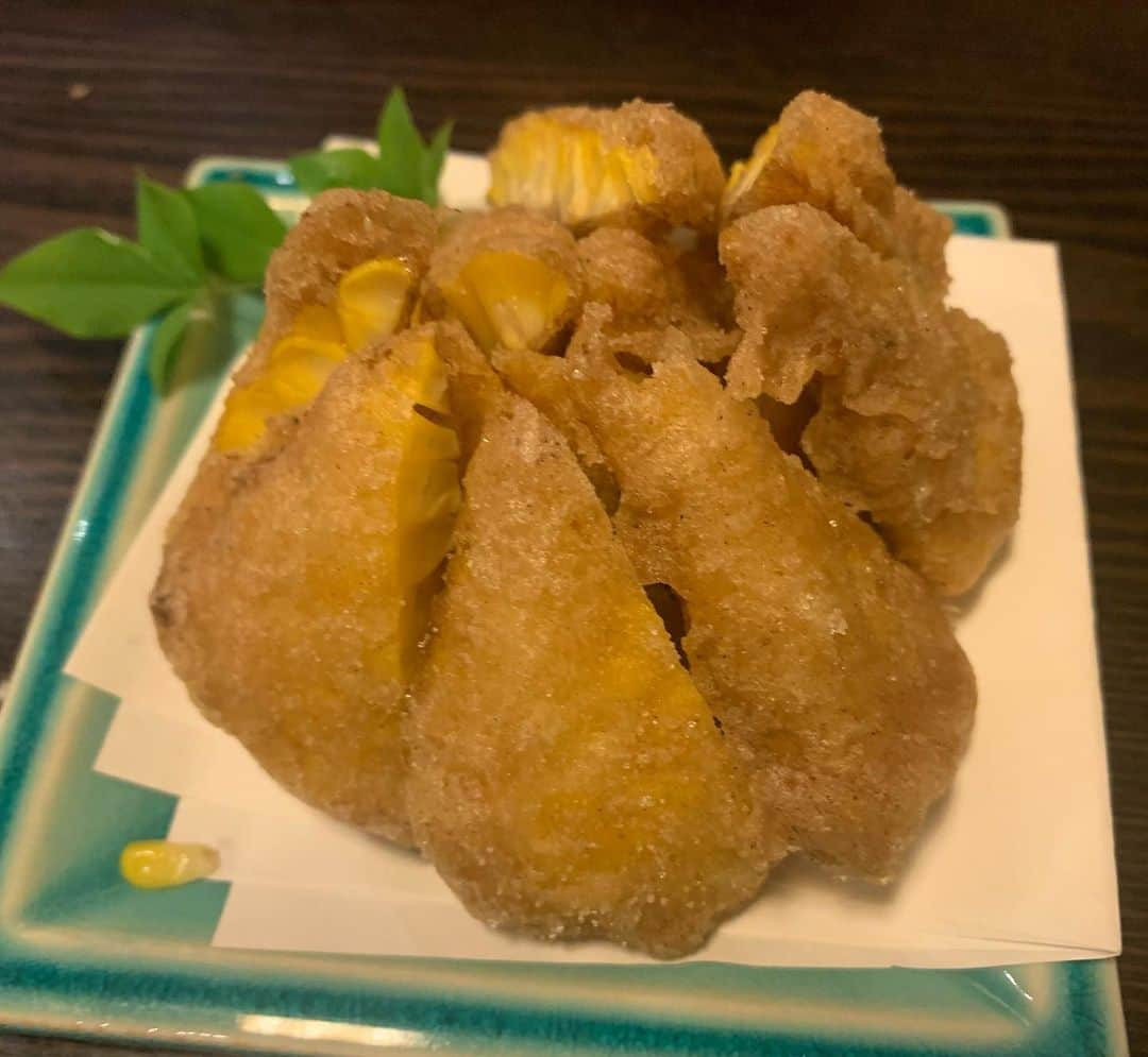 昴生さんのインスタグラム写真 - (昴生Instagram)「晩飯！！ #ルミネ終わり #家族と晩ご飯！ #きてん さん！ #宮崎料理のお店！ #きてん南蛮！ #めちゃうまいー！ #ジューシー！ #せせりの炭火焼き！ #せせりめちゃめちゃでかい！ #よだれ鶏！ #パクチーが良い！ #もろこし天！ #サックサク！ #肉味噌にぎり！ #米すすむー！ #ハムカツ！ #ちょうど良い厚さ！ #やげんなんこつ！ #味付けがスパイシーでうまいー！ #どれもこれもうまかったー！ #今年はミキ漫で宮崎も行く！ #楽しみになってきたなー！ #宮崎料理なに食べよかなぁ？ #都城市の名物はなんやろか？ #漫才のあとのチキン南蛮うまいやろなぁ！」6月22日 22時41分 - mikikousei