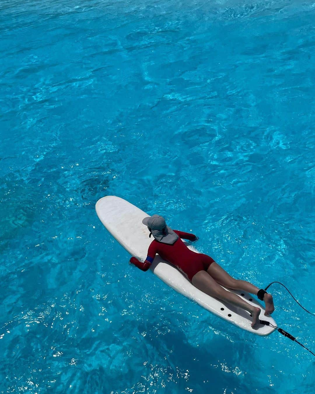 ソジン さんのインスタグラム写真 - (ソジン Instagram)「헿헿 물체력 다시 돌아와🏄🏻‍♀️ 한다라씨 감사해요☀️ 덕분에 즐거운 여름을 시작했어🩵🩵🩵」6月22日 22時44分 - ssozi_sojin