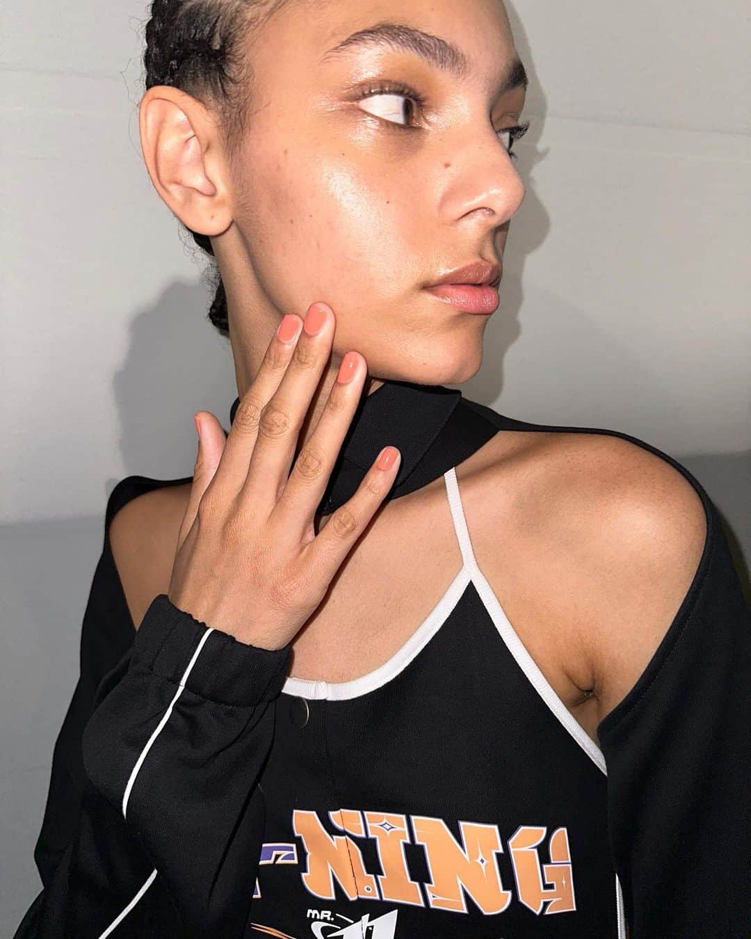 安田直美のインスタグラム：「@lining.official 🇨🇳👟❤️ ss24 PFW   Styling & consultant @jaymassacret  Collection coordinator @louis_portejoie  Hair @michael.delmas  Make up @patrickglatthaar  Nails @naominailsnyc  Production @xssa #hugeconglomerate   #lining #pfw」