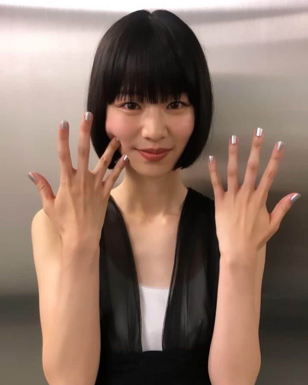 片山友希のインスタグラム：「山下敦弘監督　 脚本　宮藤官九郎さん 「1秒先の彼」 舞台挨拶に行ってきました☺️🫶 7月7日🌕七夕の日に公開します！ よろしくお願いします🎋  🥻@fetico_official  👠@louboutinworld」