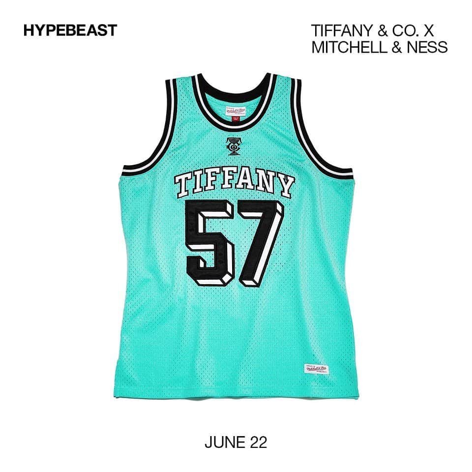 のインスタグラム：「Ahead of the 2023 NBA Draft, @tiffanyandco is readying the re-release of its @spalding collaboration and introducing a new jersey with @mitchellandness. ⁠ ⁠ The Tiffany-Blue Basketball reimagines the iconic basketball design in the jeweler's signature hue with contrasting black accents and debossing. Meanwhile, the Mitchell & Ness Swingman Jersey also gets treated to the same color palette. Additional details include an embroidered logo, “TIFFANY/57” personalization, and Mitchell & Ness branding badges.⁠ ⁠ Accompanying the aforementioned range is the release of the house’s 'Crafting Victory at Tiffany & Co.' publication with @assouline, which serves to celebrate the brand's 160—year legacy in sports and its relationship with marking victory.⁠ ⁠ Expect the offering to launch via Tiffany & Co.’s website on June 22.⁠ Photo: Tiffany & Co.」