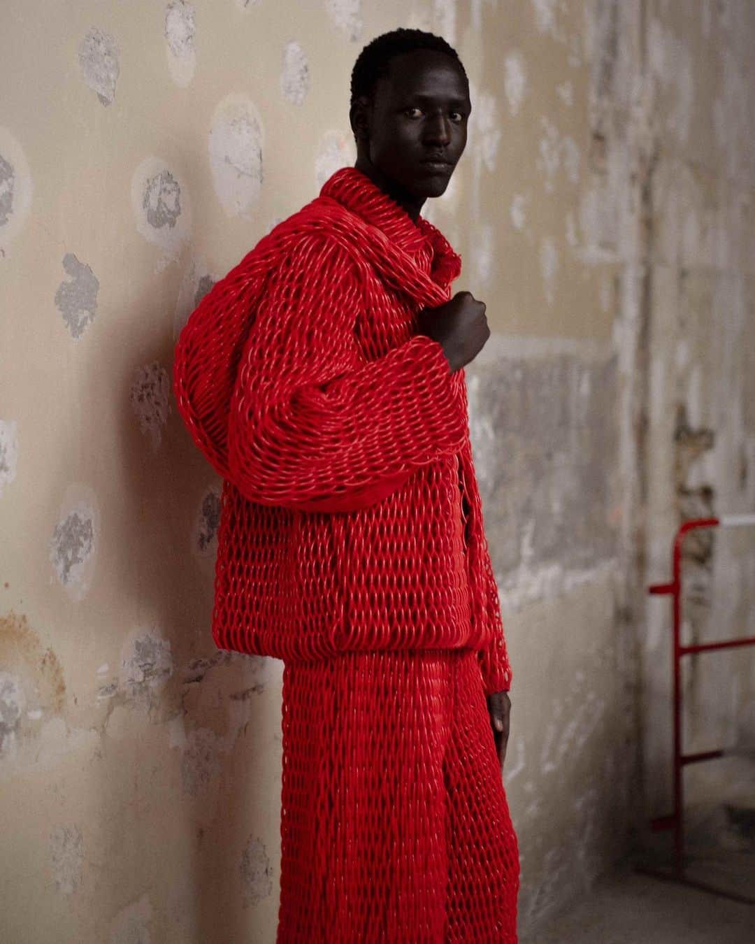 AnOther Magazineさんのインスタグラム写真 - (AnOther MagazineInstagram)「Held in a dilapidated venue in Paris’ Pigalle, @botter_paris's Spring/Summer 2024 collection honed in on the centuries-old Haitian religion of vodou – and the misconceptions around it 🤍⁠ ⁠ “Over the years there’s been a lot of different views on vodou; that’s it’s a bad thing, that it’s black magic,” said @lisiherrebrugh and @rushemybotter backstage after the show. “But really, what vodou was all about is the unity of people.”⁠ ⁠ At the link in bio, see Paul Phung's sensitive photo essay, and read @violetc0nroy's review 📲⁠ ⁠ 📸 by @paulphung」6月22日 23時07分 - anothermagazine
