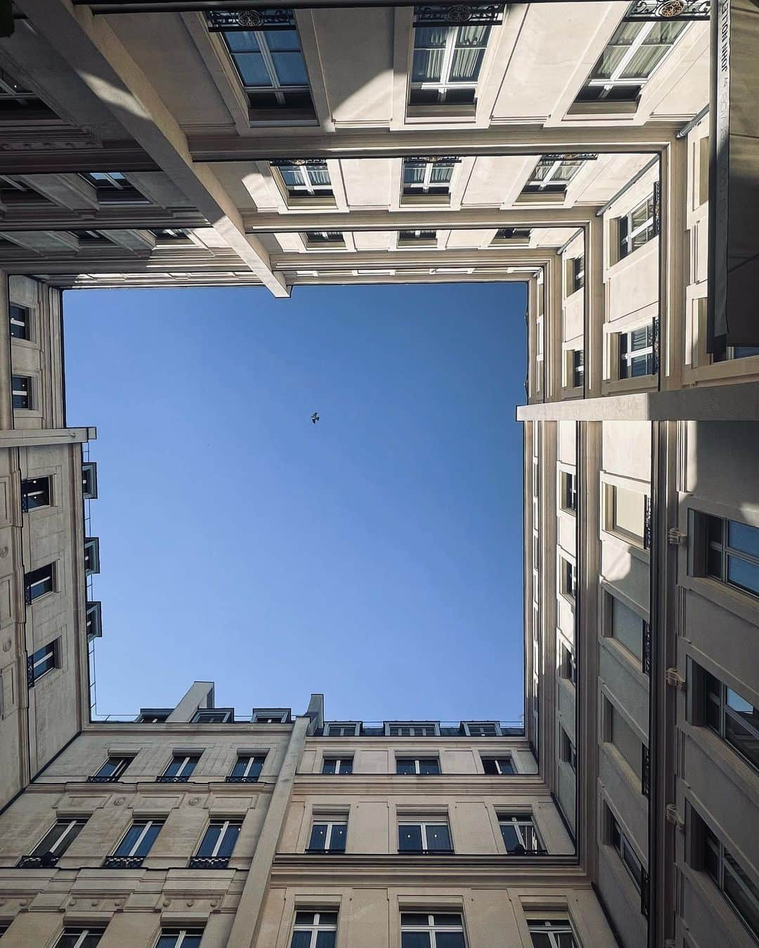 ヨハネス・ヒューブルさんのインスタグラム写真 - (ヨハネス・ヒューブルInstagram)「absolutely love my Parisian home @parkhyattparis - everything is just always perfect here. 🌟」6月22日 23時30分 - johanneshuebl