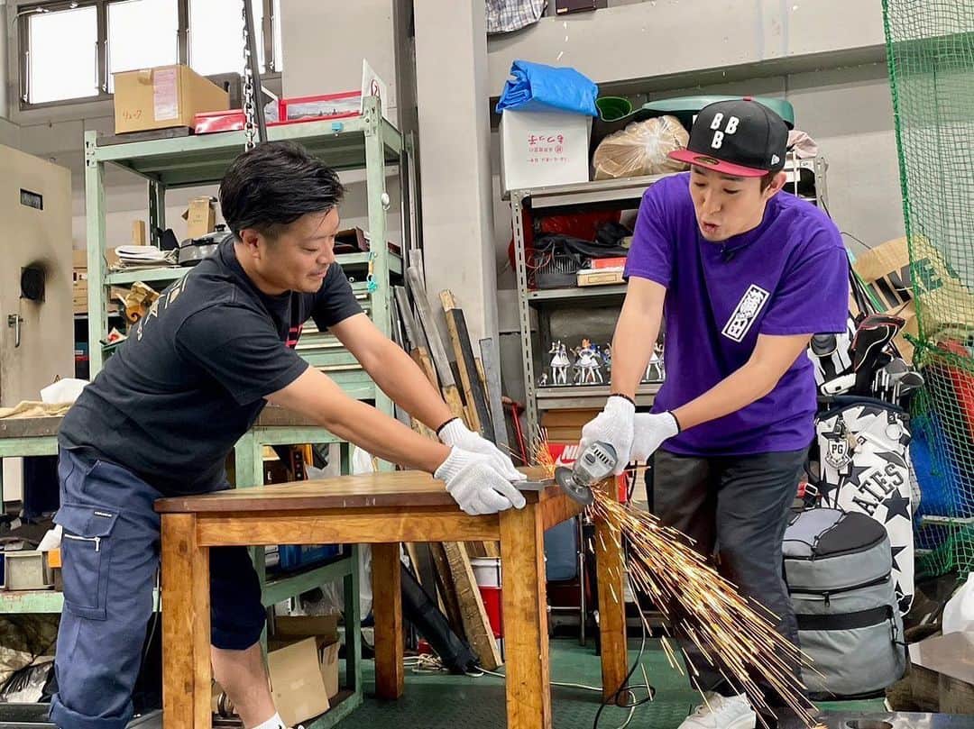 DEppaさんのインスタグラム写真 - (DEppaInstagram)「本日はとある撮影🎥  蒲田でファンキー加藤アニキをおもてなし！w  厚かましくも私がお昼から夜まで 地元蒲田を案内させて頂きました！w  めちゃくちゃ濃密な時間でしたw  もはやもうお昼の記憶がございませんw  最高に楽しかったです！💯✨  加藤さん、スタッフの皆様、トミくん、 サットンさん、本当にありがとうございましたー！  シクラメンもFC専用の動画撮りたいなぁ〜🍀  #ファンキー加藤 #ファンモン #シクラメン #大田区 #蒲田 #地元 #故郷 #工場 #ものづくりの街 #職人の街 #ディープ蒲田 #ロケ #笑い #笑顔 #爆笑 #楽しかった #詳しくは加藤さんのインスタやTwitterで」6月22日 23時34分 - deppa_shikuramen