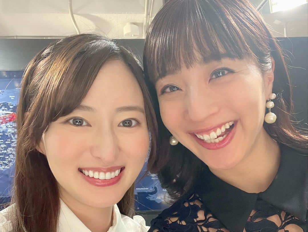 遥羽ららさんのインスタグラム写真 - (遥羽ららInstagram)「.  元宙組メンバー🫶 久しぶりにお会いできて 楽しいひと時でした♡ また集まりたいなぁ☺️  インスタライブも ありがとうございました‼︎  アンケート結果は睡眠が圧倒的に多かったです‼︎ 睡眠大切大切😴 答えて下さった方々ありがとうございました☺️  配信前にりらとご飯も🍕 可愛いのに面白くて🫶  #宙組 #ガリーヌ」6月22日 14時48分 - rara_haruha