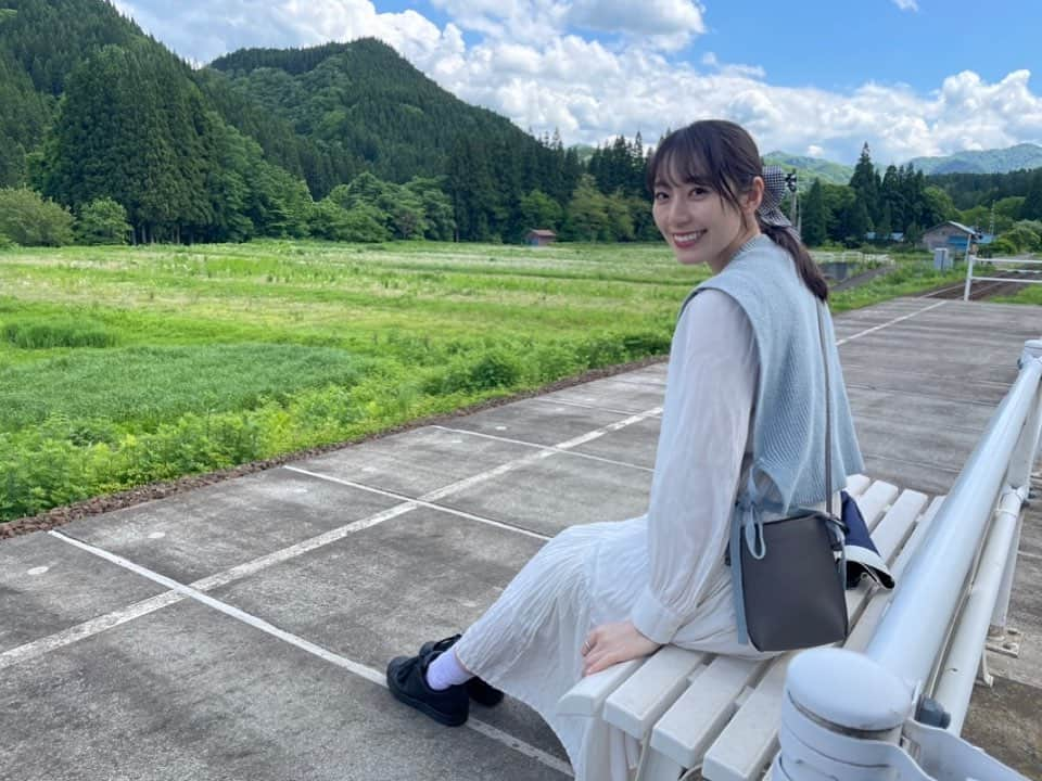 松井咲子さんのインスタグラム写真 - (松井咲子Instagram)「秋田にロケで行ったときの写真がどれも良すぎるからちょっと全員見てください！  意外と秋田に行くのは初めてだったのですが計６日間も行っていたもんで大大大満喫でした！とにかくご飯が美味しすぎる、景色が良すぎる、人が優しすぎるという幸せ三拍子でもう一瞬で秋田のことだいすきになっちゃいました  そんなただただ幸せすぎる模様がこのあと16:30からの「マチコミ」で流れます。テレ玉、チバテレ、tvkで観られますしYouTubeにもアップされますので是非！  写真まだまだまだまだあるのと、更に増える予定なのでちょくちょく載せていきますね〜！  #秋田 #テレ玉 #マチコミ」6月22日 14時48分 - sakiko___official