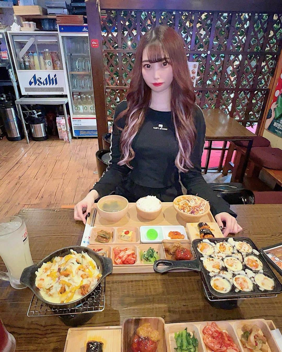 airinkoのインスタグラム：「新大久保にある【豚友家】🐷🍴 @soyeon.tonuga  さん にご招待 させて頂きました🙌🏻💕  今回初回するのはランチセット9種類！ そこからエビチーズフォンデュセットを頼みました🦐🧀  コスパ良くて本当にお腹いっぱい 食べました！ボリューミーで最高でした✨️✨️  #PR #豚友家 #トヌガ #新大久保 #新大久保グルメ  #新大久保ランチ #新大久保韓国料理 #韓国料理  #新宿 #新宿グルメ #新宿ランチ #新宿韓国料理 #いいね返し̈ #いいね大歓迎 #먹방 #맛있어  #먹스타그램 #맞팔 #좋아요 #좋아요반사 #한식」