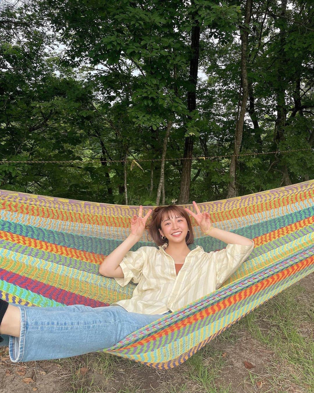 浜崎香帆のインスタグラム：「-----  かなり久々のキャンプ🏕️  キャンプのプロの方々と一緒にスペシャルな体験をさせて頂きました！ 初めて見るグッズや高レベルのキャンプに驚きが隠せなかった👀  早くプライベートでもやりたぁぁぁぁい！！！  そして…ハンモックが最高すぎた。 完全に虜です…欲しい、、  #米フェス #長岡 #新潟 #キャンプ #新潟キャンプ」