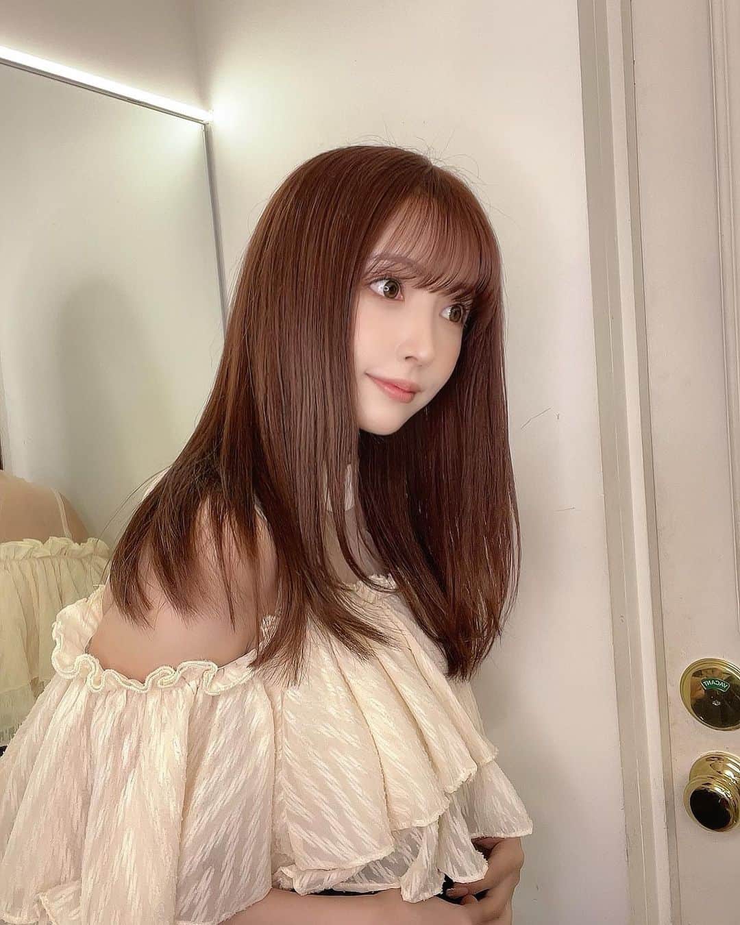 三上悠亜さんのインスタグラム写真 - (三上悠亜Instagram)「髪の毛綺麗にしてもらいました🤍  エクステちょっとお休みです🫠 地毛伸びてきたなぁ✌️  @riholog1001 ありがと🩷」6月22日 15時50分 - yua_mikami