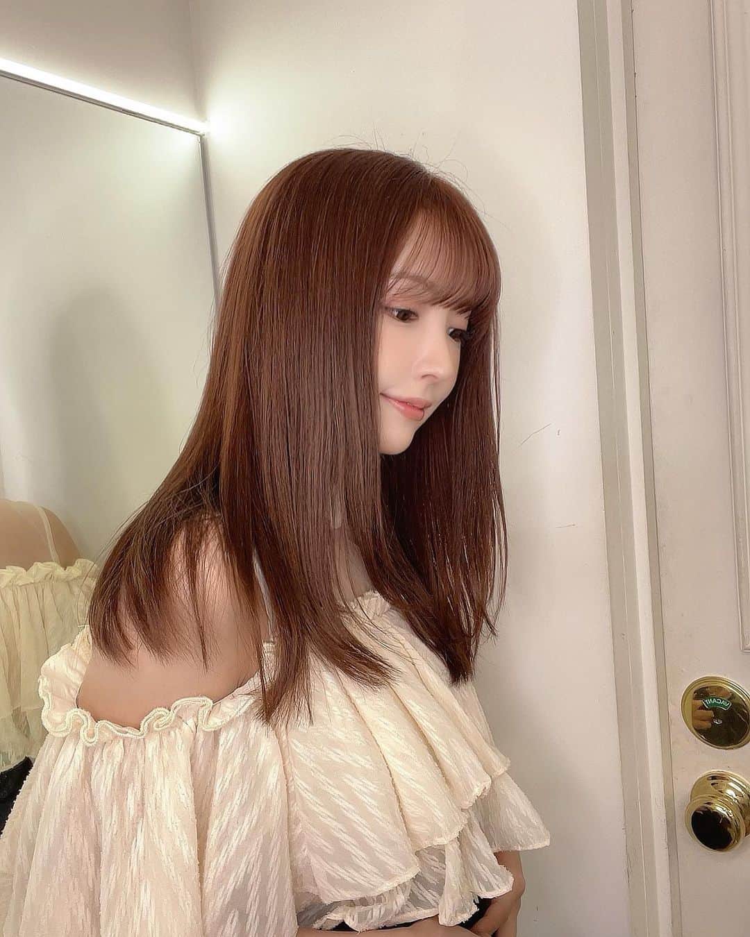 三上悠亜さんのインスタグラム写真 - (三上悠亜Instagram)「髪の毛綺麗にしてもらいました🤍  エクステちょっとお休みです🫠 地毛伸びてきたなぁ✌️  @riholog1001 ありがと🩷」6月22日 15時50分 - yua_mikami