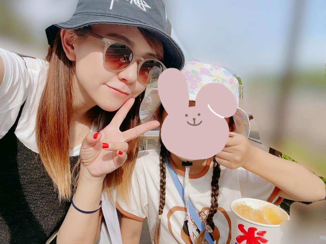 虎南有香さんのインスタグラム写真 - (虎南有香Instagram)「先週末は晴れていたので 久しぶりに遊園地へ🎡♥️ 楽しかった〜けど暑かった〜🌞  私の腕はもう日焼けしまくりでごんす💪😞 顔だけは！死守！笑 手だけ黒くてアンバランスだけど仕方がない…😔笑  さあさあ… 6月も後半に差し掛かりますね！ 大忙しな7月に向けて 早め早めに色々準備したいところ🥹🤚♥️」6月22日 15時59分 - konanyuka