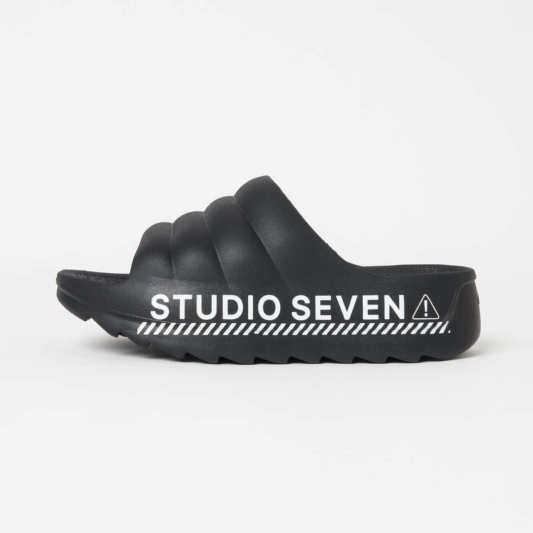 SEVENさんのインスタグラム写真 - (SEVENInstagram)「明日6/24(土)12:00 STUDIO SEVEN×TELICの初のコラボサンダルがSTUDIO SEVEN NAKAMEGURO・ONLINE STOREにて発売。初夏にピッタリなサンダルを是非ご覧ください。 #studioseven #telic」6月23日 17時00分 - seven.official