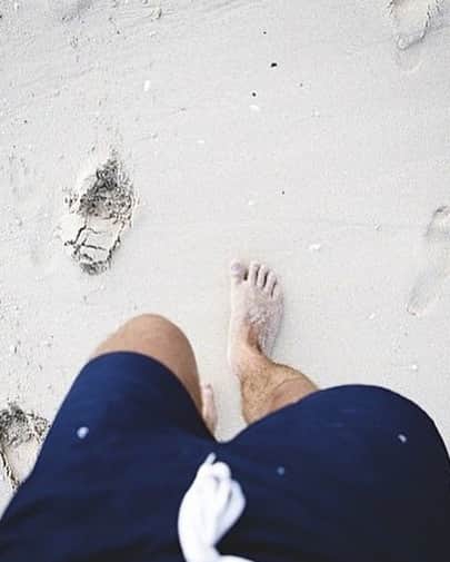 のインスタグラム：「Only wearing swimshorts and sunglasses  these days 🕶️  #resterods #wecallittimeless #originalneverdies #summer #summerdays #swimwear」