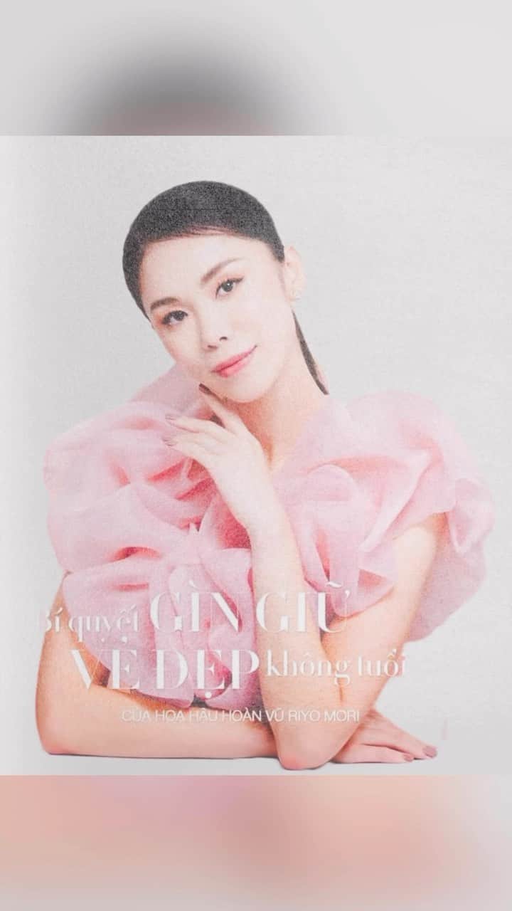 森理世のインスタグラム：「Front page 📰  #magazinephotoshoot」