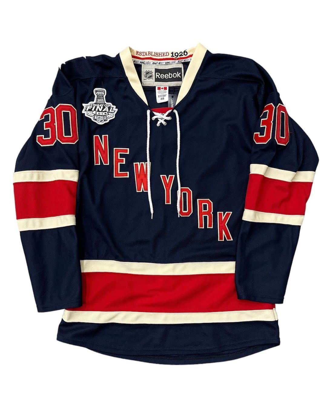 ジャムルさんのインスタグラム写真 - (ジャムルInstagram)「NHL New York Rangers Reebok ゲームシャツ　¥6800+tax(7480) . NHL new york rangers Reebokのゲームシャツ。 よく見かけるフロントがRANGERSバージョンではなくNEW YORKてとこがお洒落！  ジャスティンビーバーが着用した事でも有名ですね！ .  WEB SHOPに入荷しております。 是非ご覧ください。 jammru.com  #お問い合わせはお電話で承ります #jammru #osaka  #fashion  #streetstyle  #streetfashion  #vtg  #vintage  #used  #usedclothing  #古着 #古着屋 #ファッション #70s #80s #90s」6月22日 16時21分 - jammru