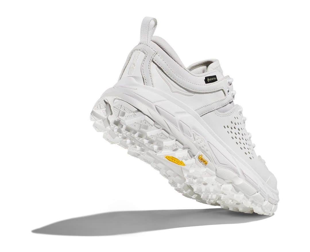 のインスタグラム：「HOKA TOR ULTRA LOW  arrives Friday 23rd June at Dover Street Market Ginza 2F and on the DSMG E-SHOP  @hoka」