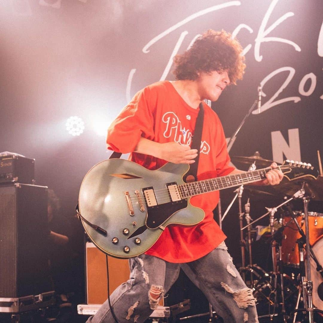 谷口鮪さんのインスタグラム写真 - (谷口鮪Instagram)「Jack in tour 2023 開幕！ 初日札幌四星球と！最高！ アー写が全員まさやん兄さんになっている。  Photo by ハタサトシ  The tour began! We continue to grow. I had the best night with my dear seniors.」6月22日 16時58分 - taniguchi_maguro