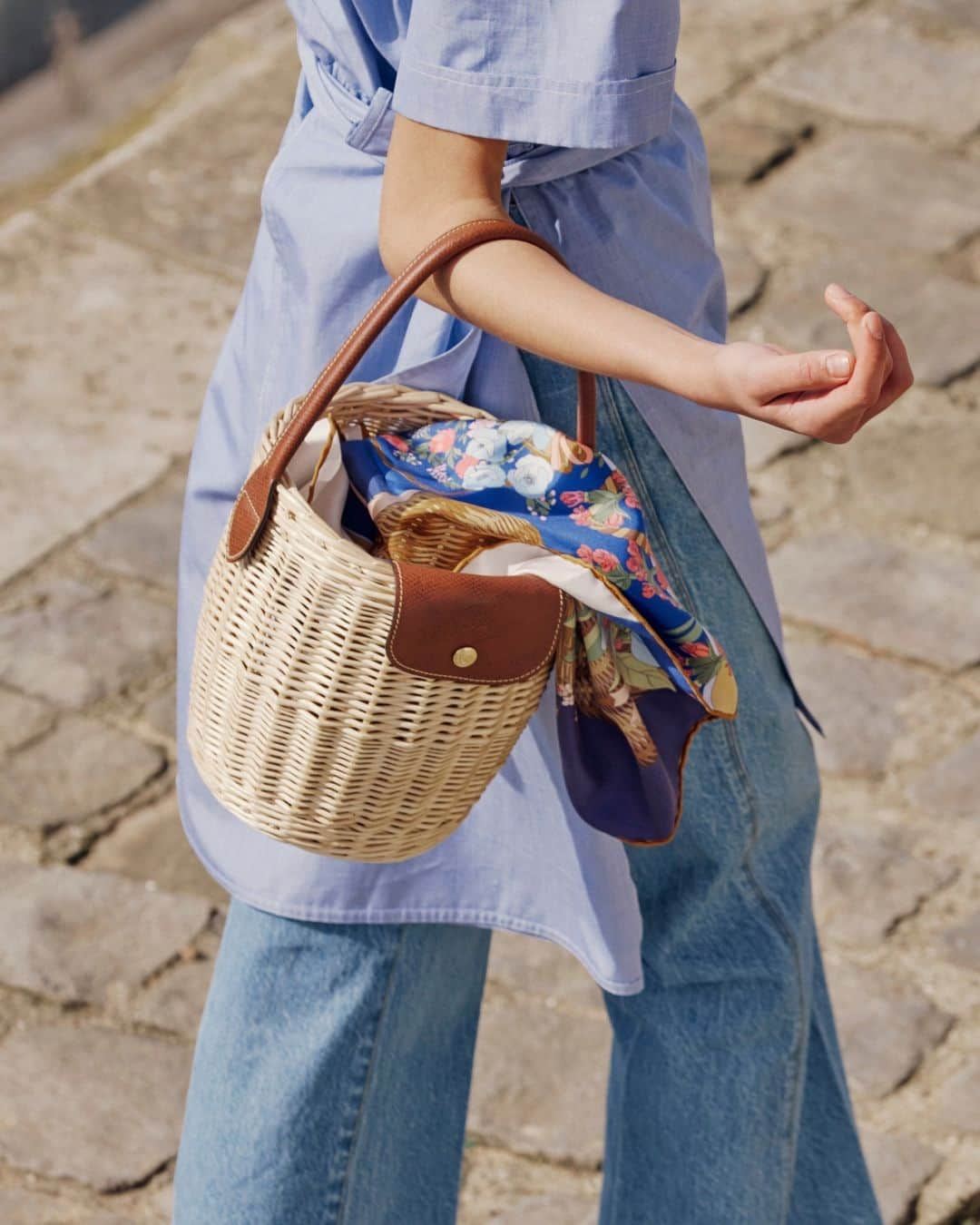 Longchampさんのインスタグラム写真 - (LongchampInstagram)「Made in France, with love.  Collection FW23 Bag: Epure bucket bag Ready-to-wear: @longchamp  Photographer: @louisemeylan Stylist: @leameylan Hair stylist: @cyril.lanoir Make-Up artist: @manu_kopp  Model: @in35rchrdd  #LongchampEpure #LongchampFW23  #parisian #madeinfrance #knowhow #paris #outfit #lifestyle #fabrics #streetstyle #aesthetic」6月22日 17時01分 - longchamp