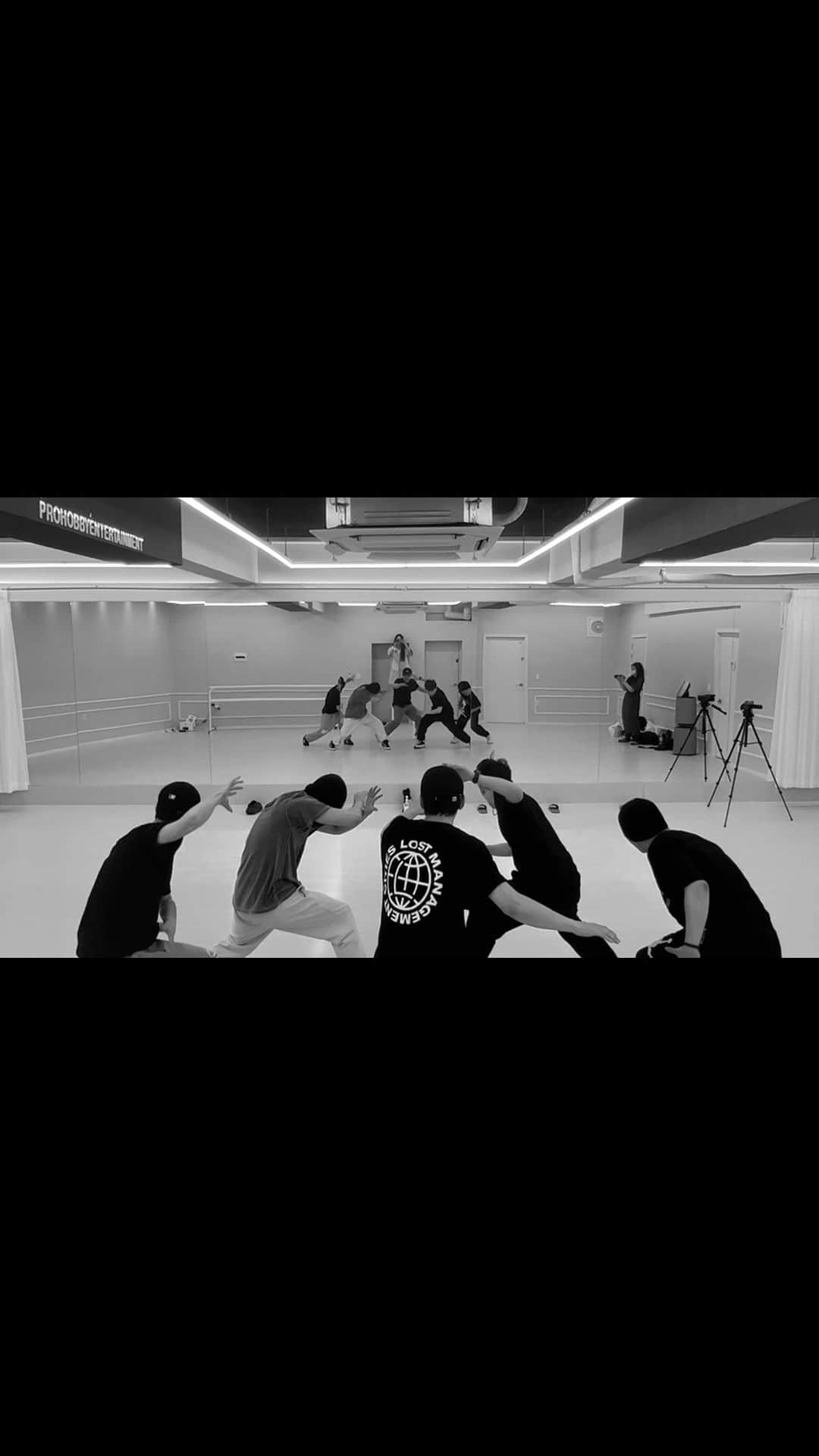 キム・ミンジェのインスタグラム：「Dance Practice  안무연습실 ver.」