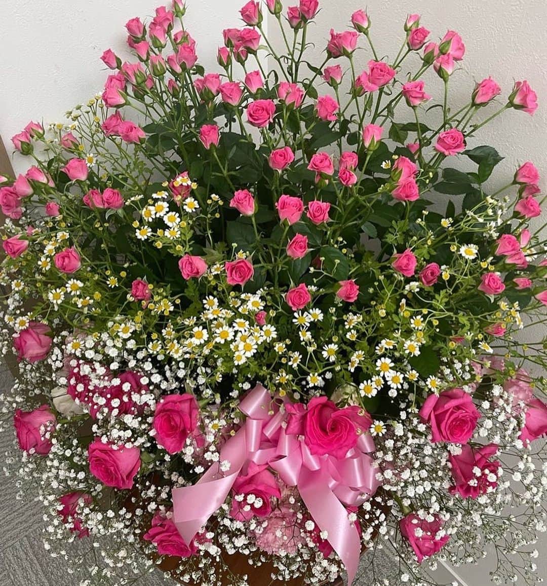 市川海老蔵 （11代目）さんのインスタグラム写真 - (市川海老蔵 （11代目）Instagram)「* Today is the day Mao passed away. Thank you very much for the flowers.  I will place it as offering to her… With my deepest appreciation.  本日は麻央の命日です。  お花ありがとうございます。 供えさせて頂きます、  深く感謝。  #市川團十郎白猿 #市川海老蔵 #海老蔵 #市川新之助 #成田屋 #歌舞伎 #歌舞伎座 #和 #舞台 #三千世界 #ABKAI #ABMORI #ebizoichikawa #ebizo #kabuki #thunderparty #theater #theaterarts #actor #kabukiactor #japan #classic #traditionaljapan #japaneseculture #japan_og_insta #performingarts」6月22日 17時40分 - ebizoichikawa.ebizoichikawa