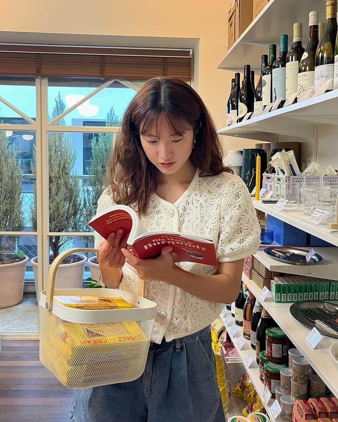 イ・ハウンのインスタグラム：「비 그친 직후 시원한 바람 솔솔 맞으며 먹는 브런치란☂,,️🪻 #vocavaca #보카바카」