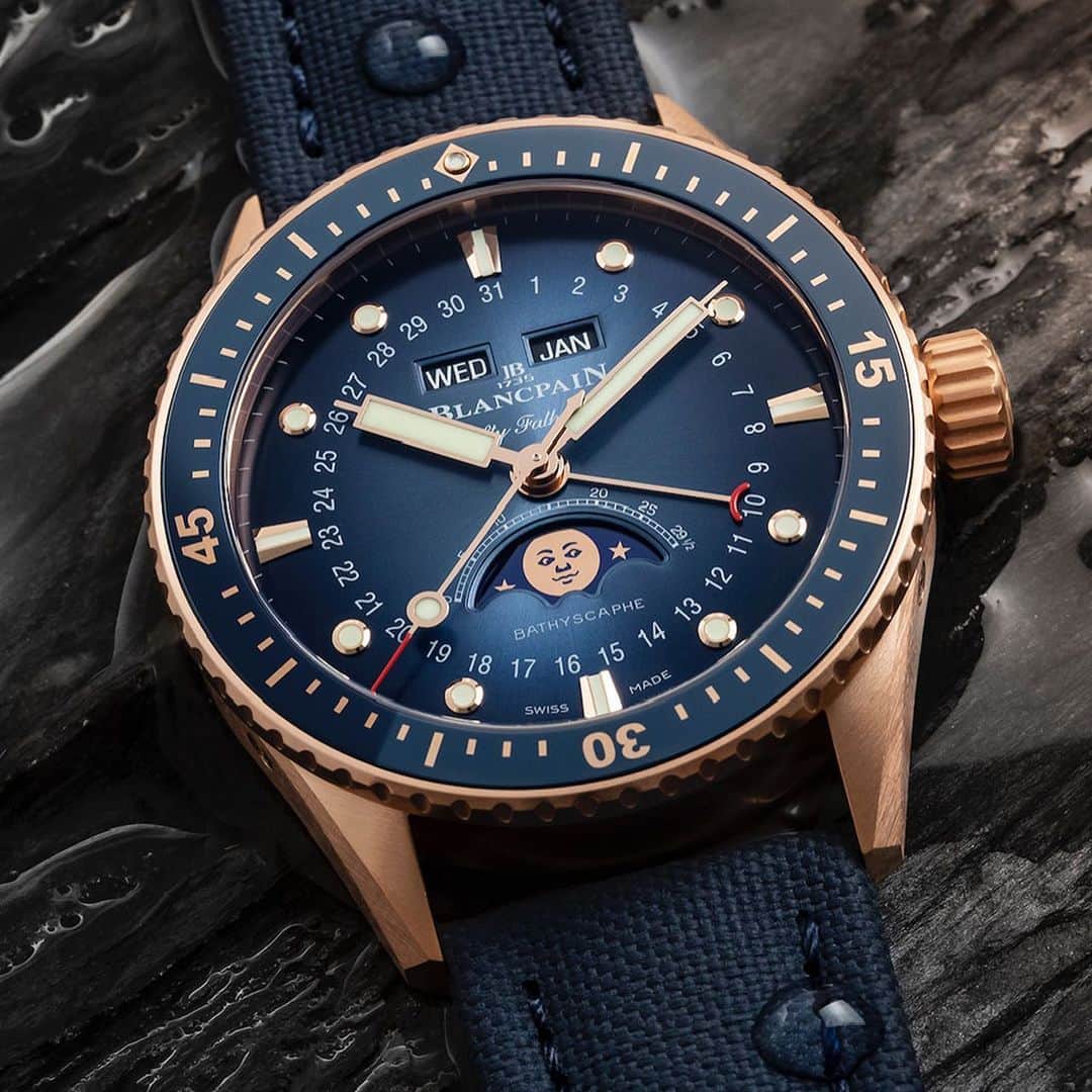 Daily Watchさんのインスタグラム写真 - (Daily WatchInstagram)「The @blancpain1735 Fifty Fathoms is celebrating its 70th anniversary this year, time to highlight some iterations of this iconic divers watch. Such as the Bathyscape Quantieme Complet, introduced last year in both titanium and rose gold. A watch for many occasions #blancpain #blancpainfiftyfathoms」6月22日 17時59分 - dailywatch