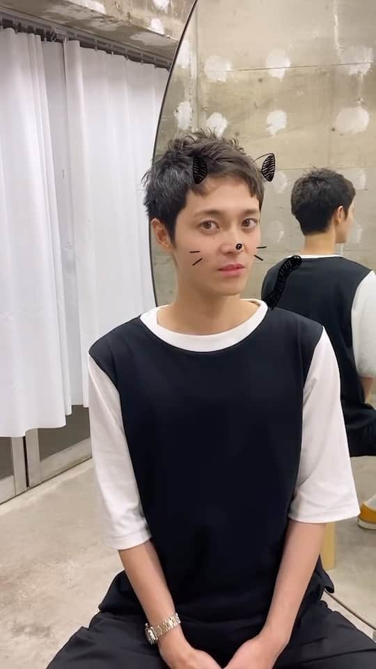 Ryosuke Miyake 三宅亮輔のインスタグラム：「次の作品へ向けて少々短くしました。  🐈役ではありません。  #ねこ」