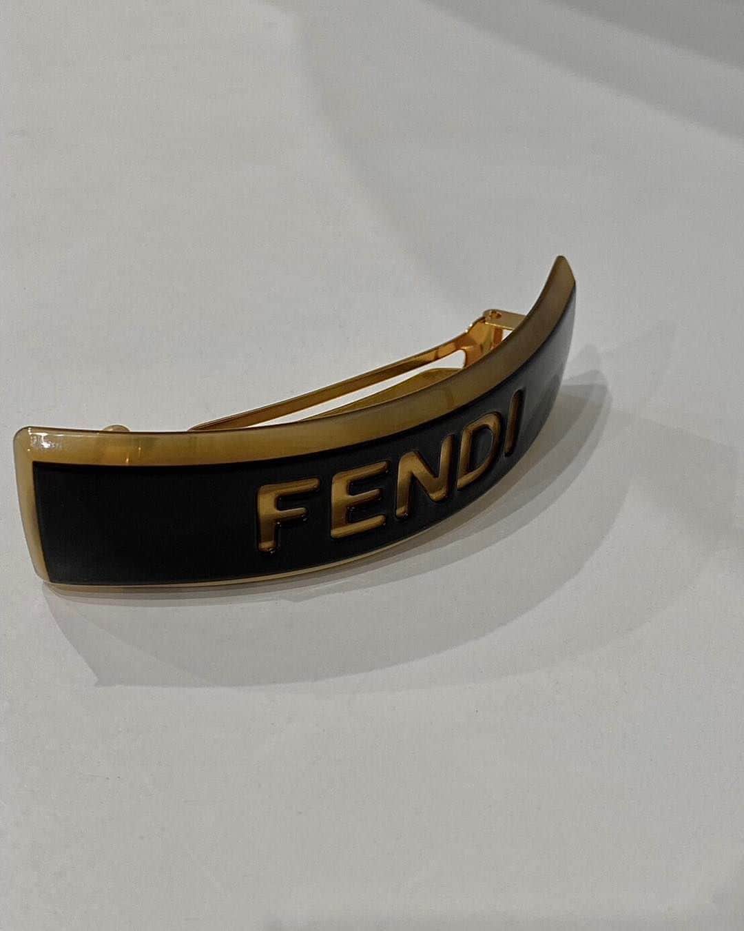 Ｈedyさんのインスタグラム写真 - (ＨedyInstagram)「. FENDI バイカラーロゴバレッタ 品番:H23060505F ※WEB掲載予定  撮影時には透明のフィルムを敷いております。  For free overseas shipping services, please visit global website.（www.hedyjp.com）  @hedy_daikanyama  @hedy_osaka_ @hedy_fashion  #hedy #hedy_japan #hedy_vintage #vintageshop」6月22日 18時00分 - hedy_vintage