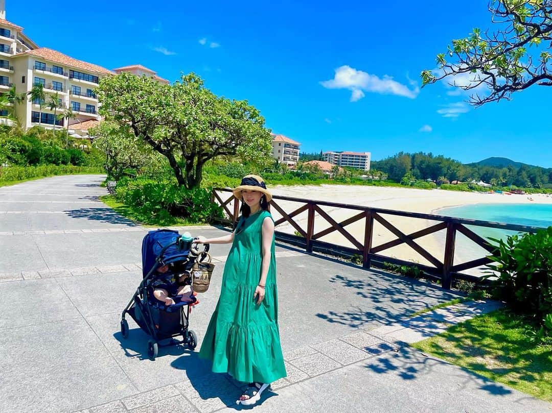 色紙千尋さんのインスタグラム写真 - (色紙千尋Instagram)「ホテル近くの海中展望塔に行ったり、グラスボートに乗って海の中のお魚を見てきました…🐠🐚」6月22日 18時06分 - shikishi_chihiro