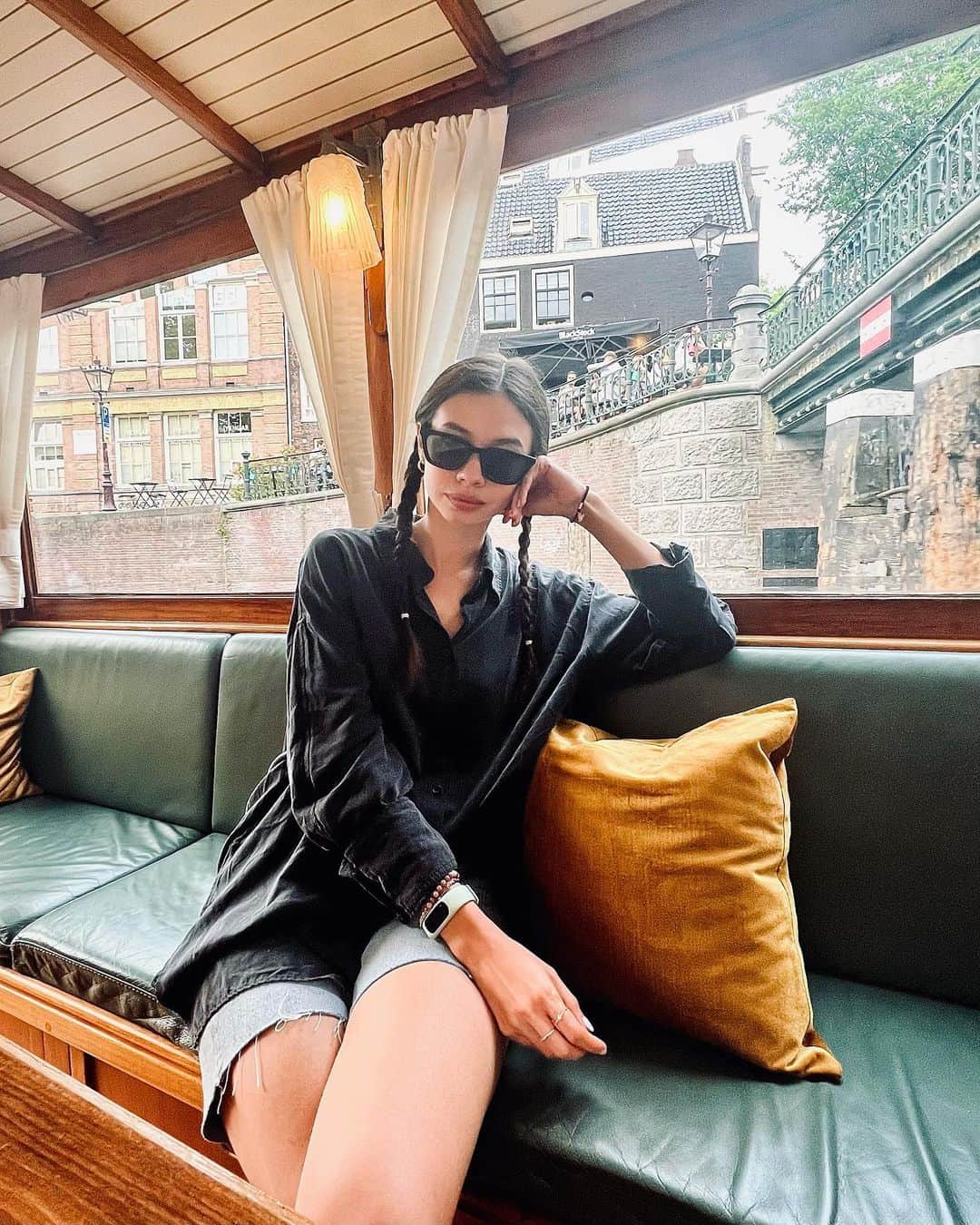 ユキ・カトウのインスタグラム：「Where canals are the roads and bikes are the cars.  Only in Amsterdam.  #diaryukikato」