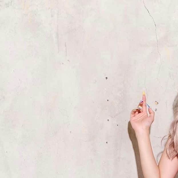nutsのインスタグラム：「𝗕𝗟𝗢𝗡𝗗𝗘𝗬 × 𝗻𝘂𝘁𝘀 @blondey_official   Model @seika____official   Photographer @yutomono9   Hairmake @toyoda_madoka」