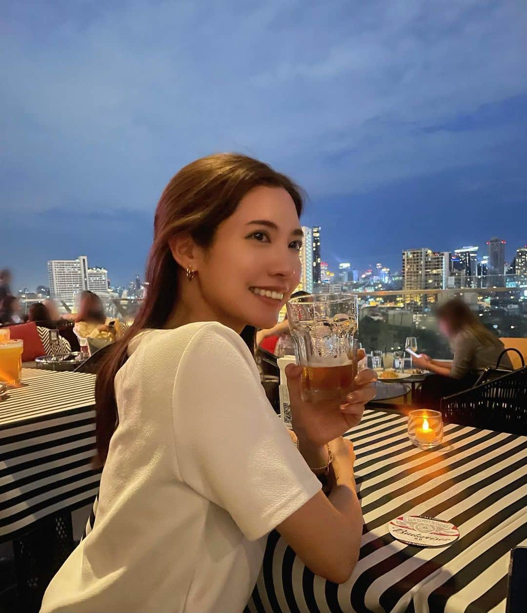 𝐴𝑁𝑁𝐴さんのインスタグラム写真 - (𝐴𝑁𝑁𝐴Instagram)「夜風がさいこー🍺♡ #bkknightlife #cheers  . #bangkok #thailand #thailandtravel #bangkoklife  #japanesemodel #bkk #bkkfood #bkkcafe  #バンコク #タイ #タイ旅行 #モデル #ไอคอนสยาม #ประเทศไทย #曼谷 #泰国 #태국 #방콕」6月22日 18時35分 - annas_insta_88