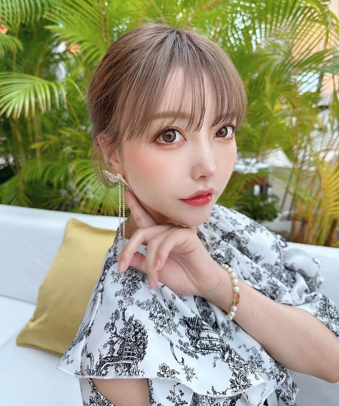 吉川ちえのインスタグラム：「【🦋‪✨🦋‪✨🦋‪✨】 . 今日はお気に入りのピアスつけて お出かけしました😆👋🩷 （ @rocaill ）さんのハンドメイドピアス✨ . 大きめのバタフライデザインが 可愛くてお気に入り💕😙 キラキラで可愛いよ🙋‍♀️✨ . #ピアス #ハンドメイドピアス #rocaill #アクセサリー」