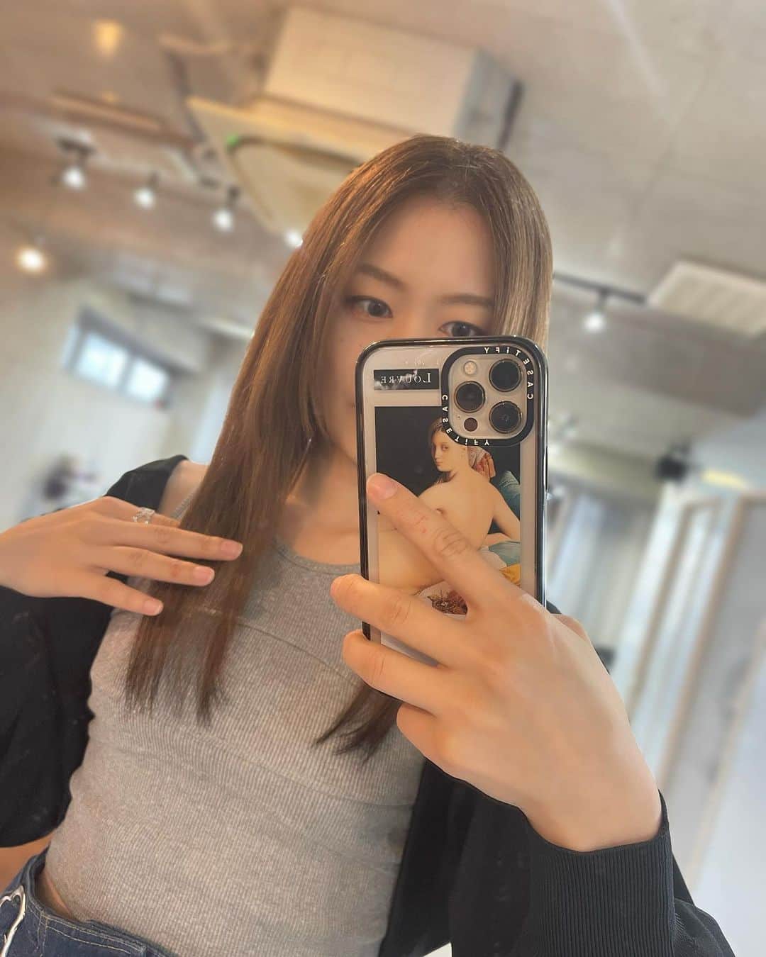 宇月颯さんのインスタグラム写真 - (宇月颯Instagram)「. . 💛❤️→🤎🖤 ⁡ ちょっと落ち着こう。 ちょっとだけね。 ⁡ ⁡ #newhaircolor #beige#black #カラー記録 ⁡ ⁡ ⁡ ⁡」6月22日 18時31分 - hayate_uzuki_official